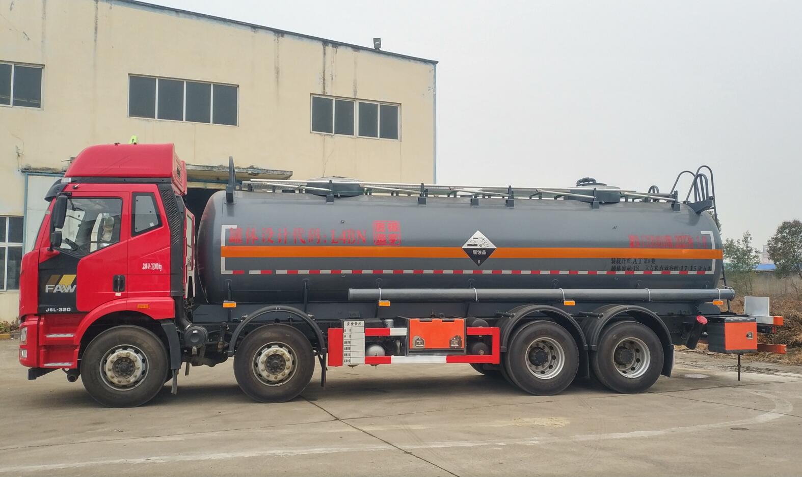 LDW5260GFWC6型腐蝕性物品罐式運(yùn)輸車