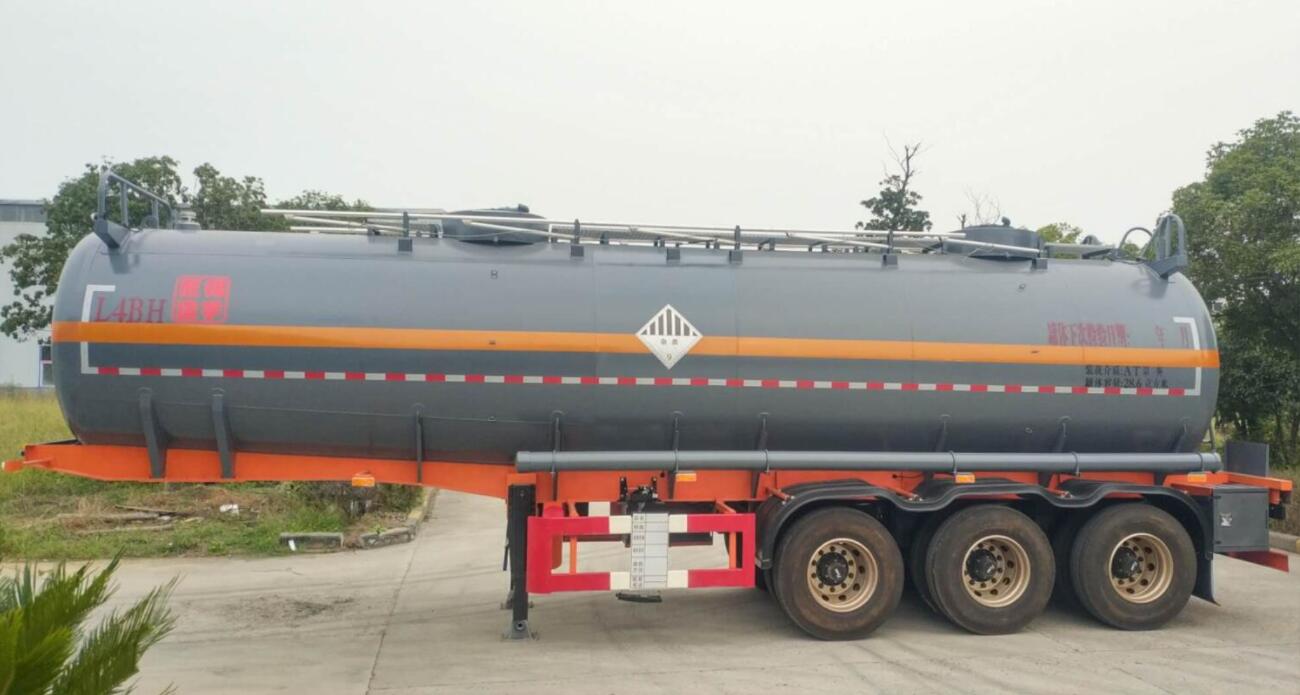 雜項(xiàng)危險(xiǎn)物品罐式運(yùn)輸半掛車(chē)