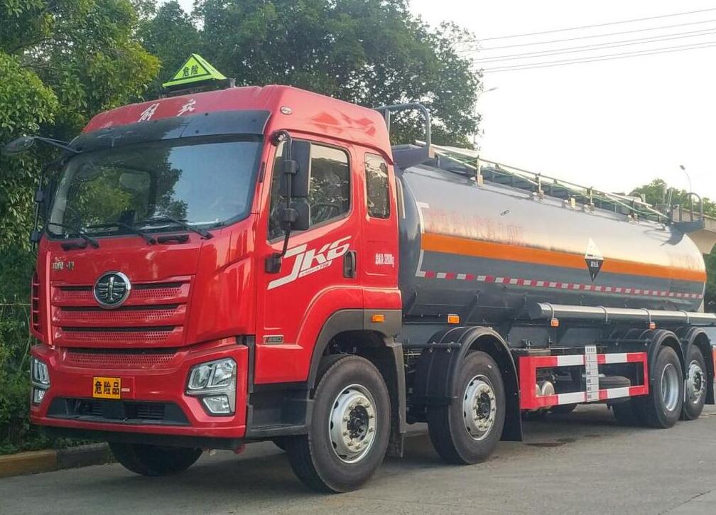 不銹鋼保溫罐車有什么特點(diǎn)呢？