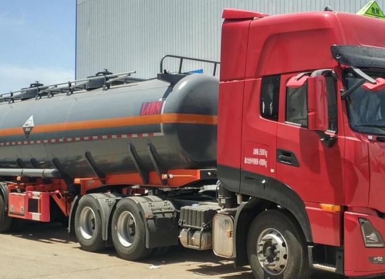 車門玻璃在升降時(shí)，有輕微的“嘎拉”聲，這是怎么回事呢？