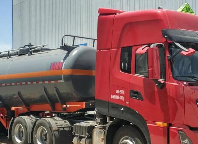 維護半掛車的時候，哪些方面要注意檢查呢？